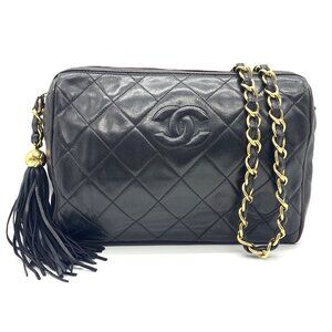 CHANEL Black Leather Shoulder Bag